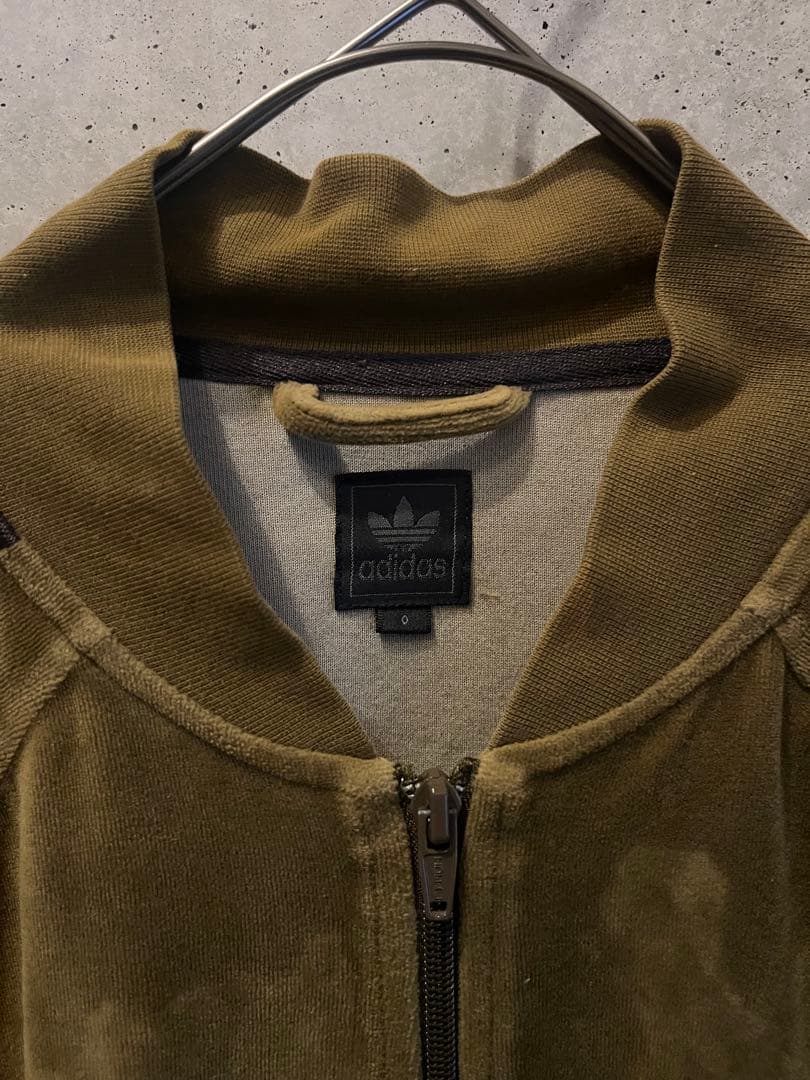 adidas トラックジャケット　ベロア