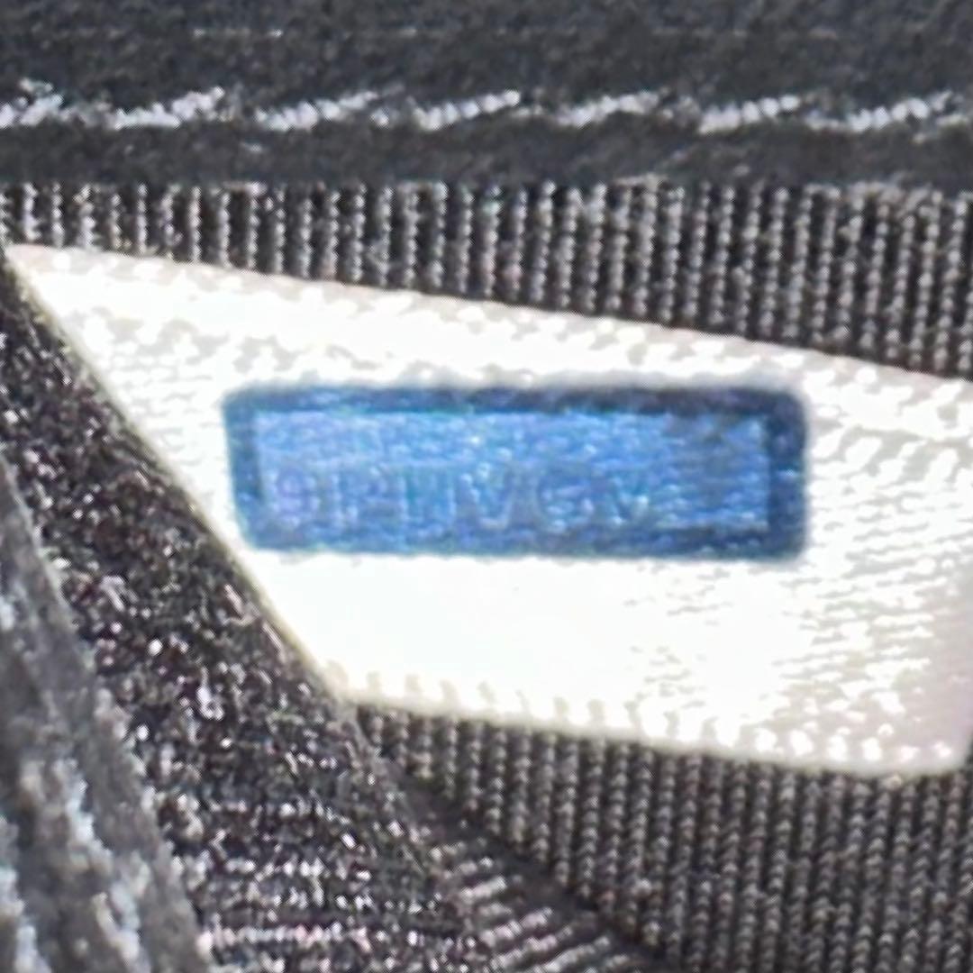 新品同様‼️ ジミーチュウ　財布　長財布　スター　スタッズ　ラウンドファスナー