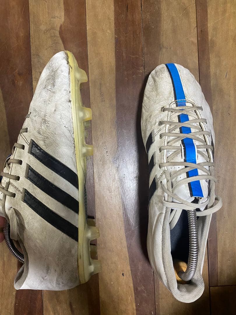 adidas サッカーシューズ スパイク ホワイト/ブルー/ブラック