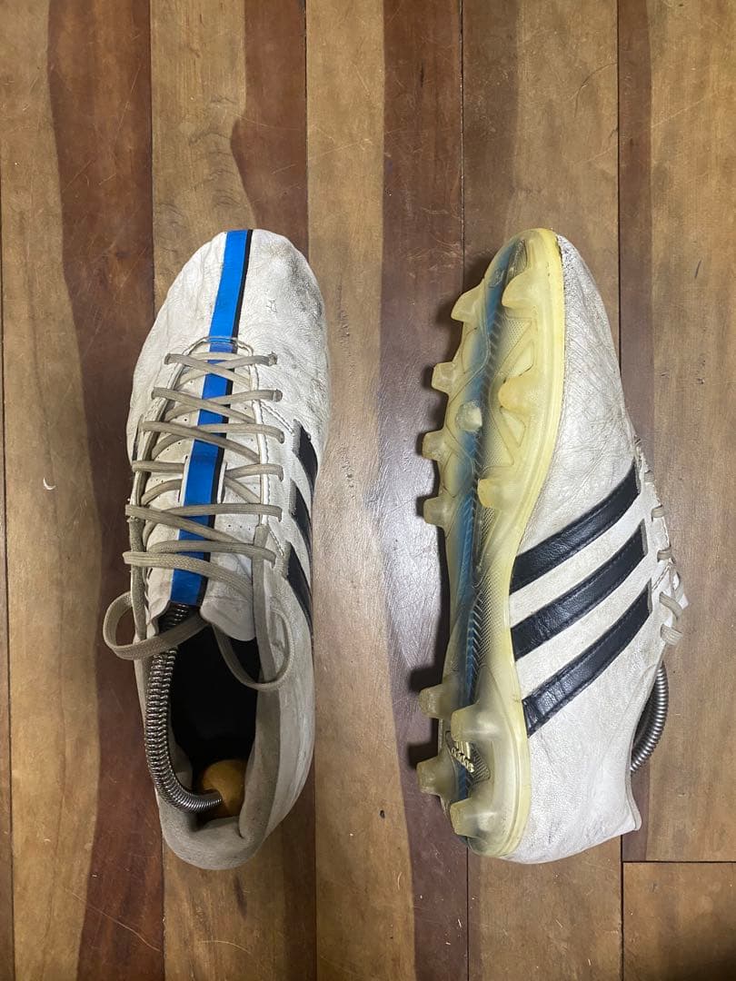 adidas サッカーシューズ スパイク ホワイト/ブルー/ブラック