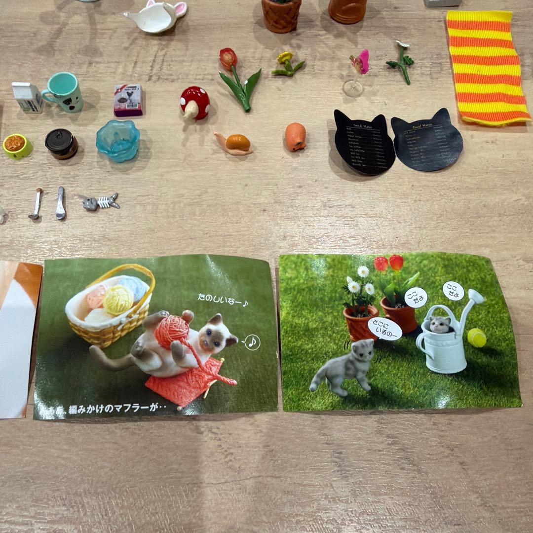 猫フィギュアとミニチュア家具セット