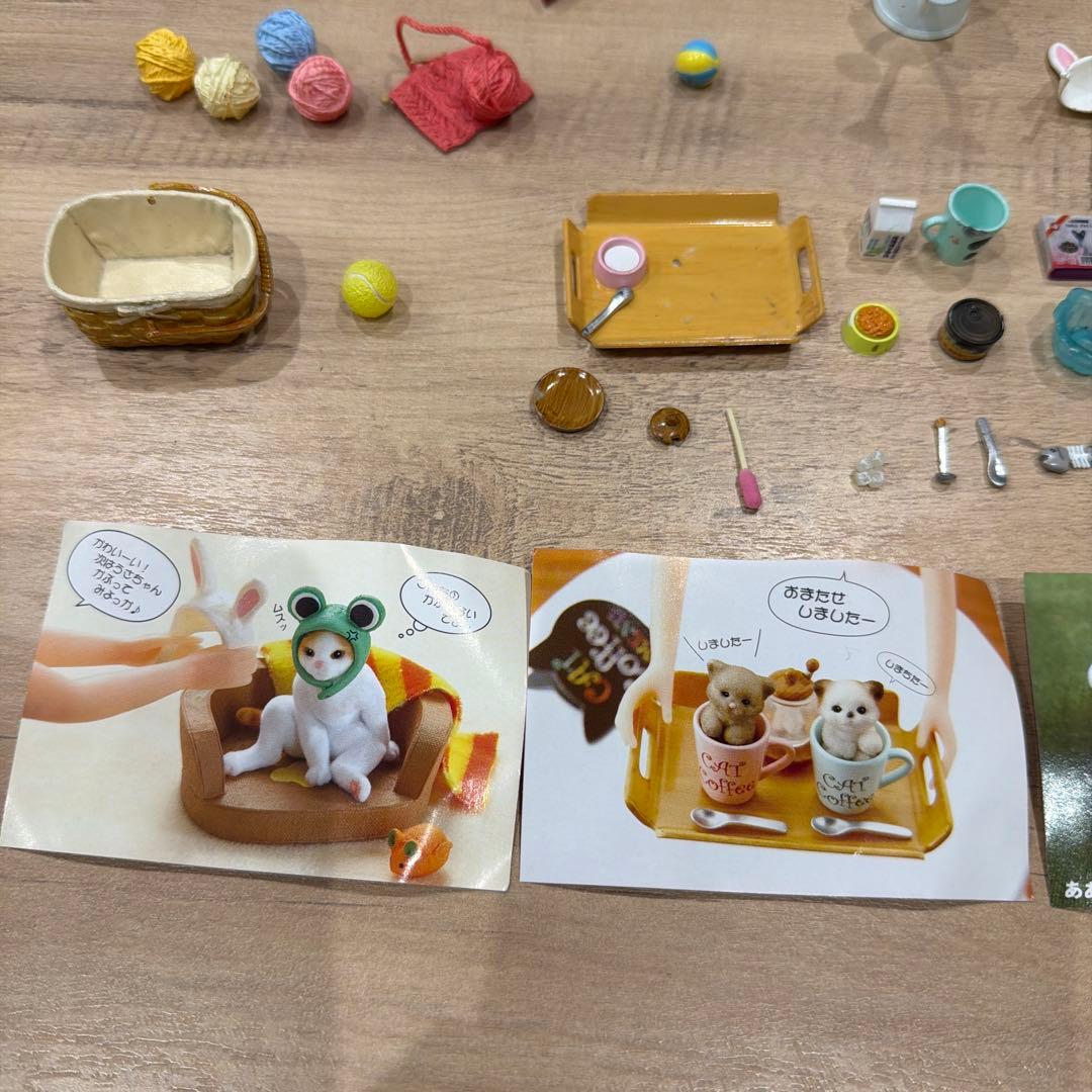 猫フィギュアとミニチュア家具セット