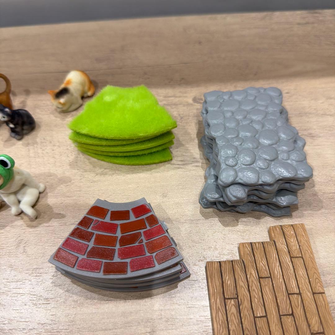 猫フィギュアとミニチュア家具セット