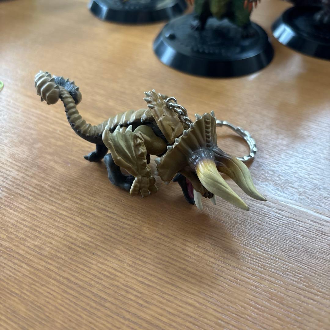 モンスターハンター　フィギュア　ぬいぐるみ　ストラップ　24体セット