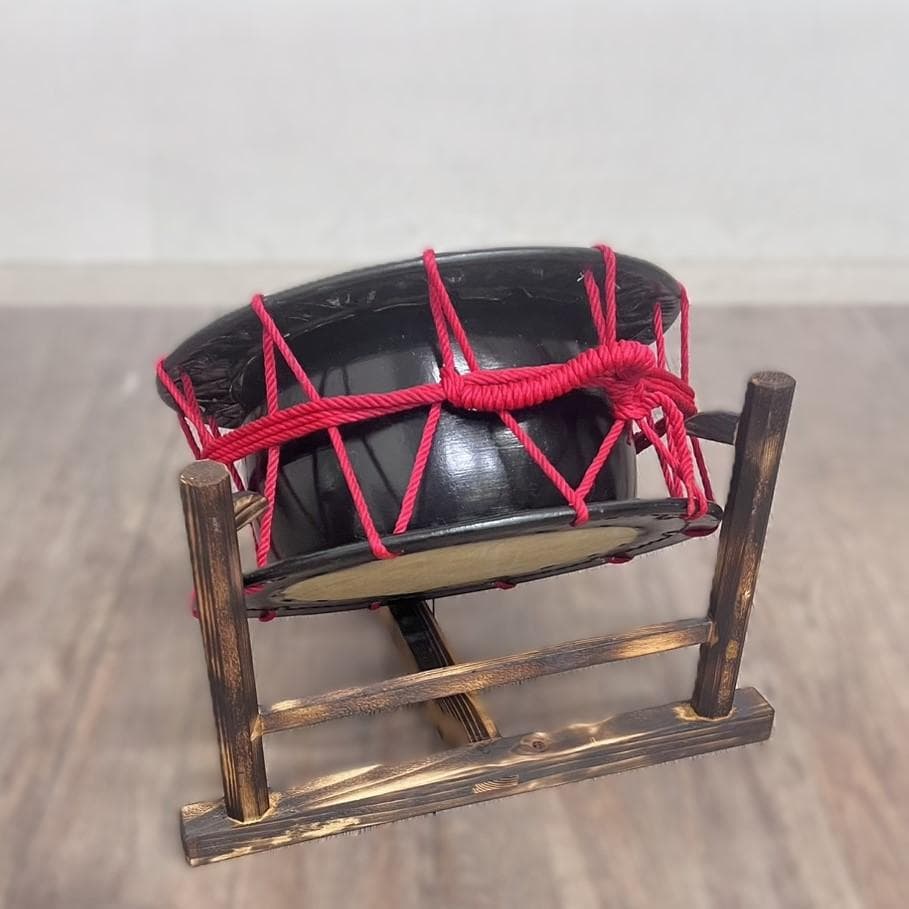 フォロー割【新品】【蔵出し】締め太鼓 牛革 和太鼓 バチ付 台付 入門用