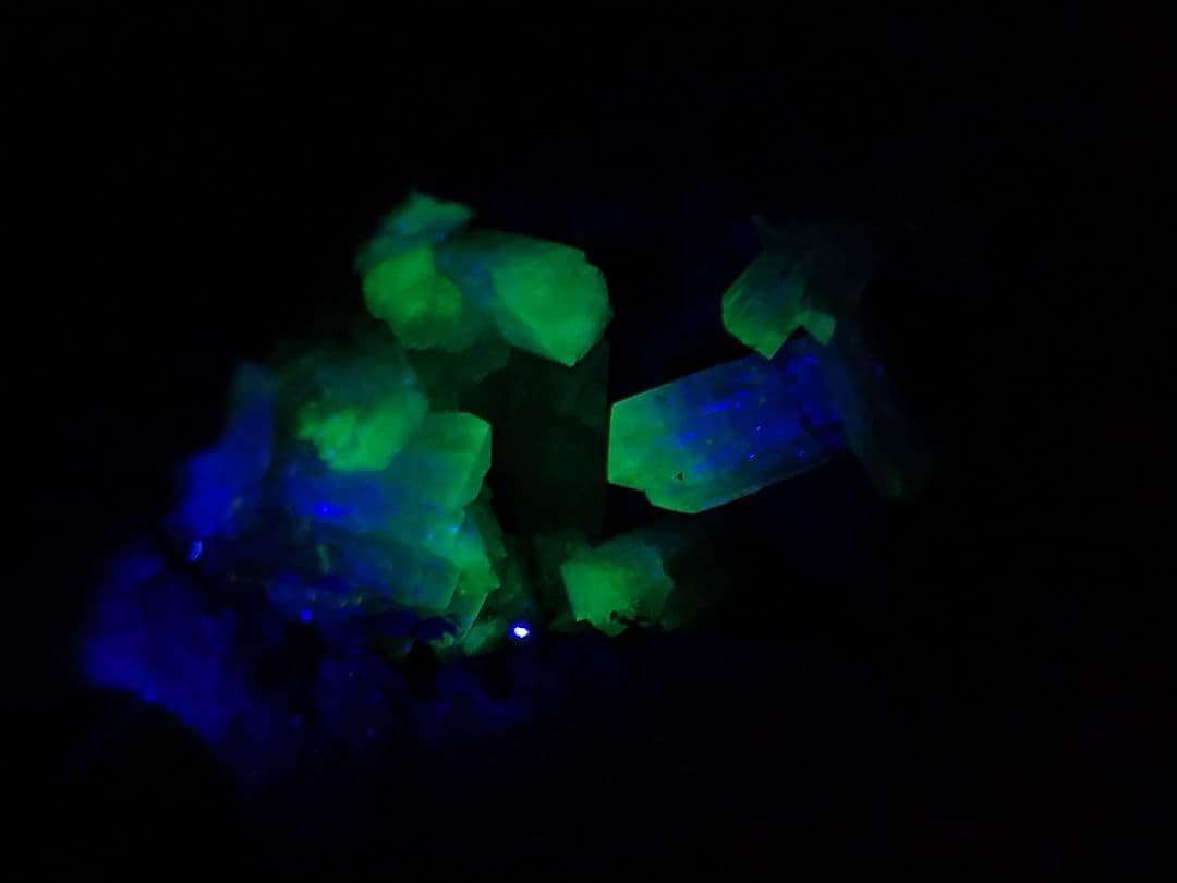 アダム石　アダマイト　鉱物