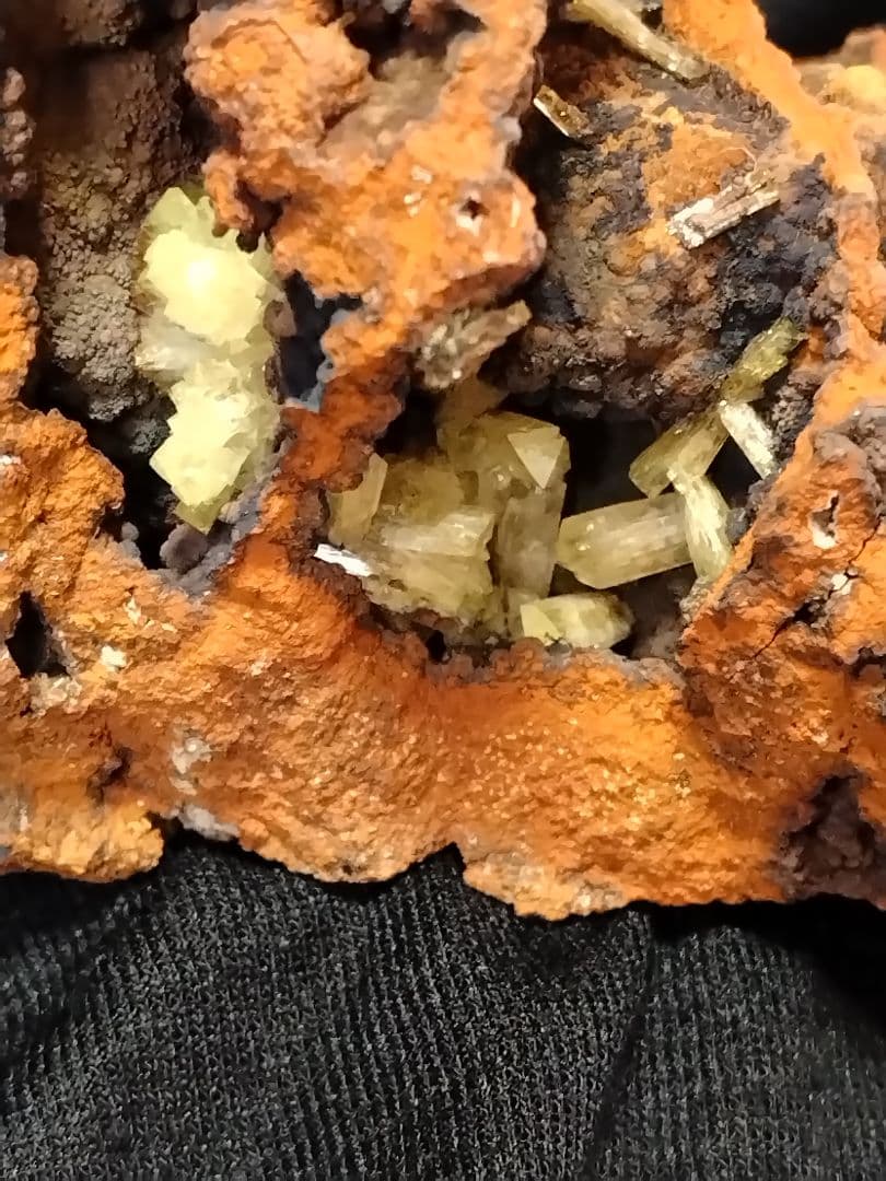 アダム石　アダマイト　鉱物