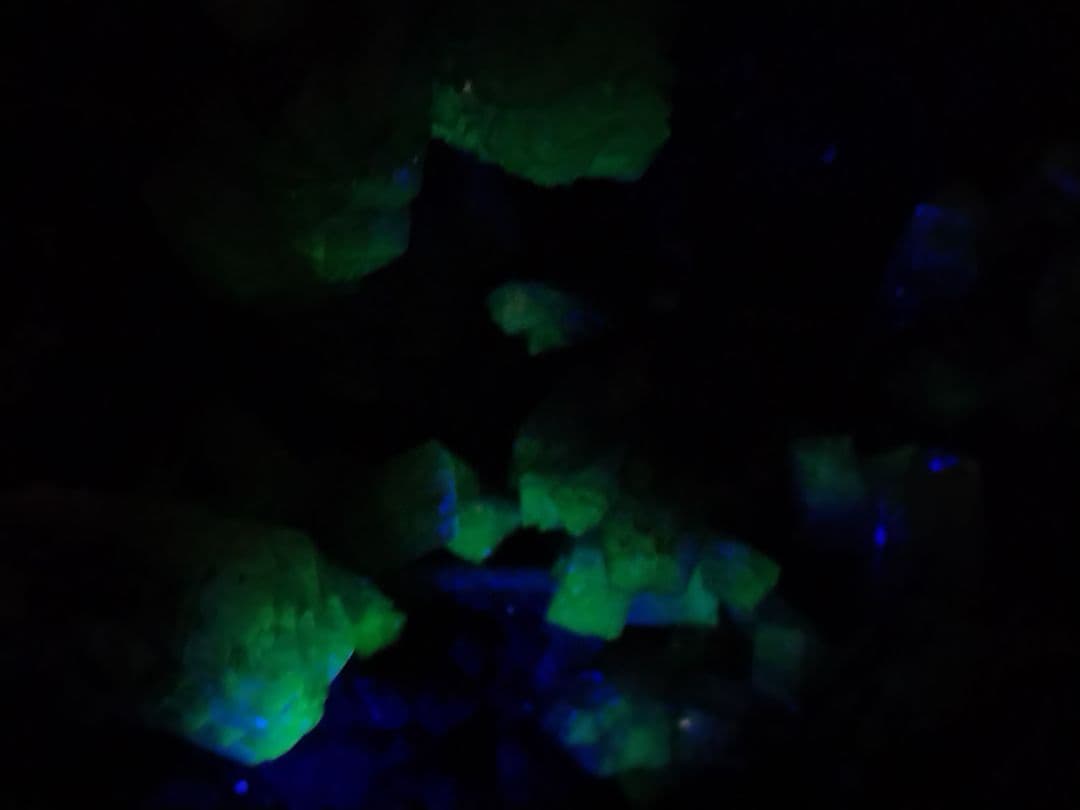 アダム石　アダマイト　鉱物