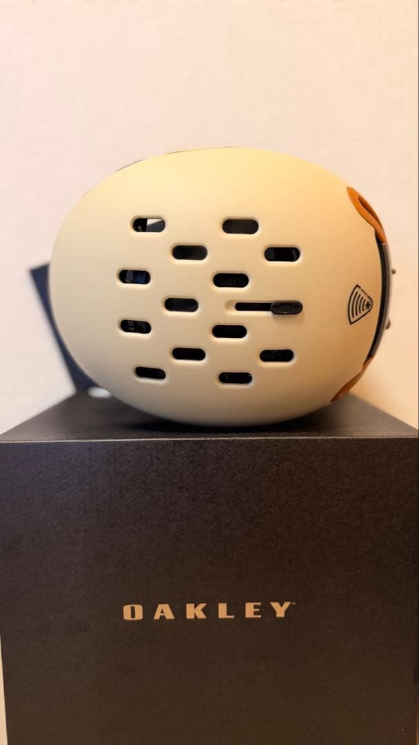 OAKLEY MOD BC ヘルメット M クリーム色