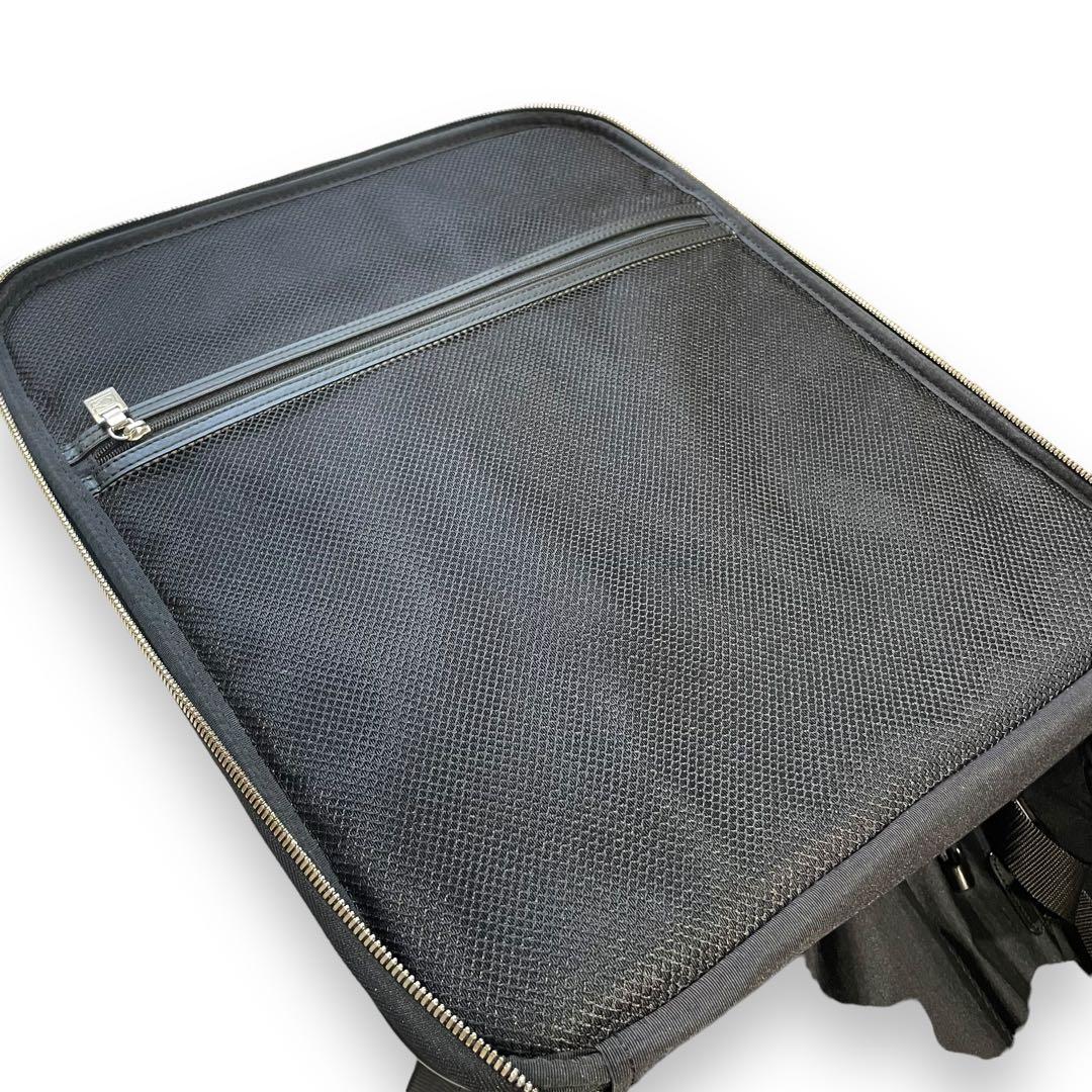 美品★ゲラルディーニ　スーツケース　ブラック　総柄　大容量