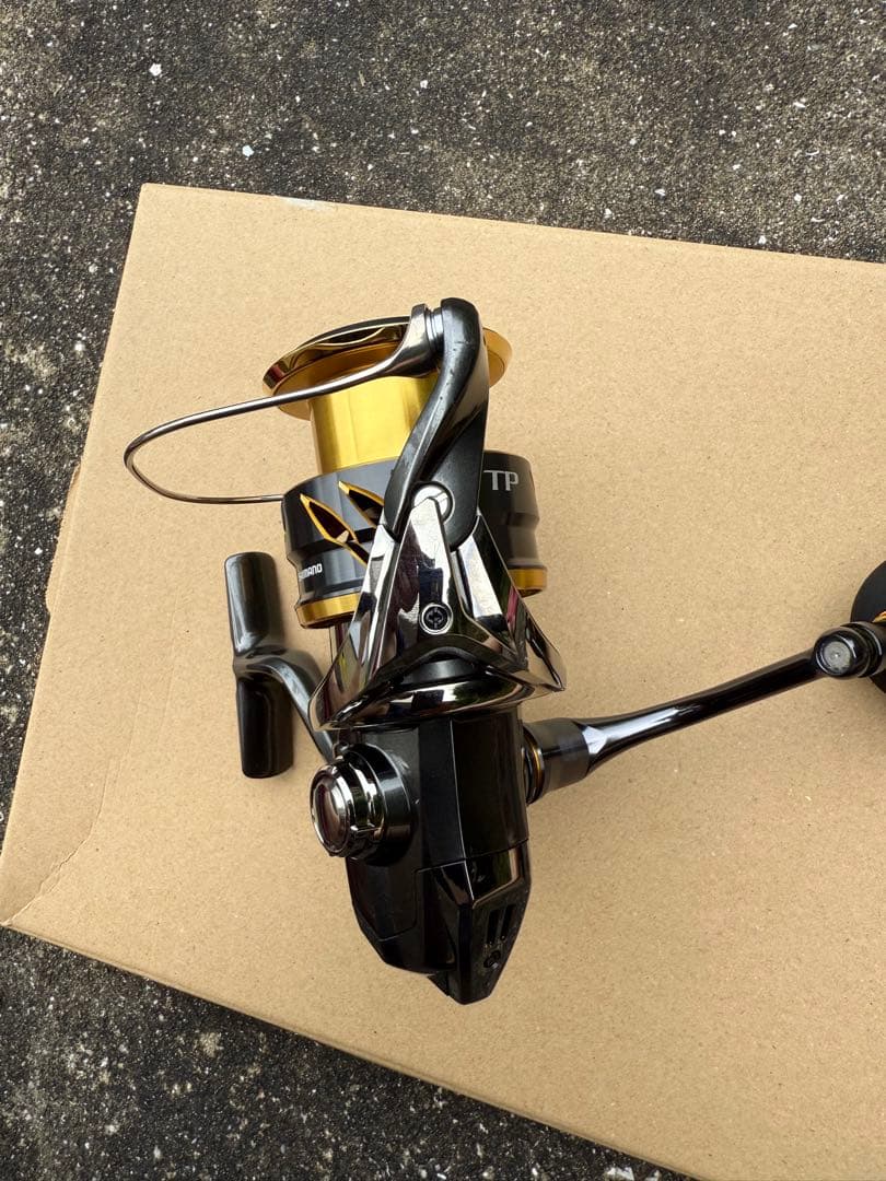 ２０ツインパワー4000XGゴメクサスハンドルノブ付き