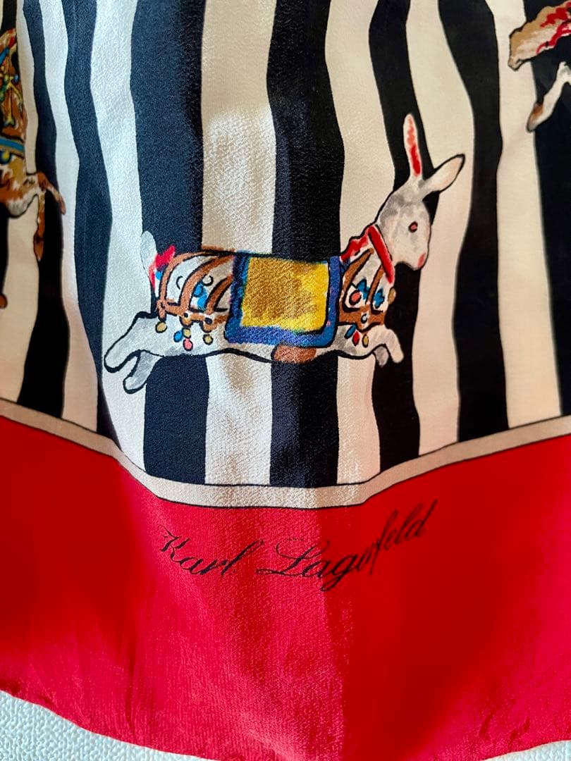 美品レア！カールラガーフェルド　大判シルクスカーフ　CHANEL好き