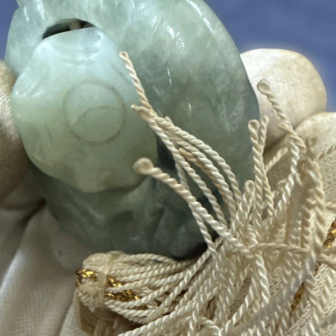 翡翠雕刻 珊瑚　詳細不明