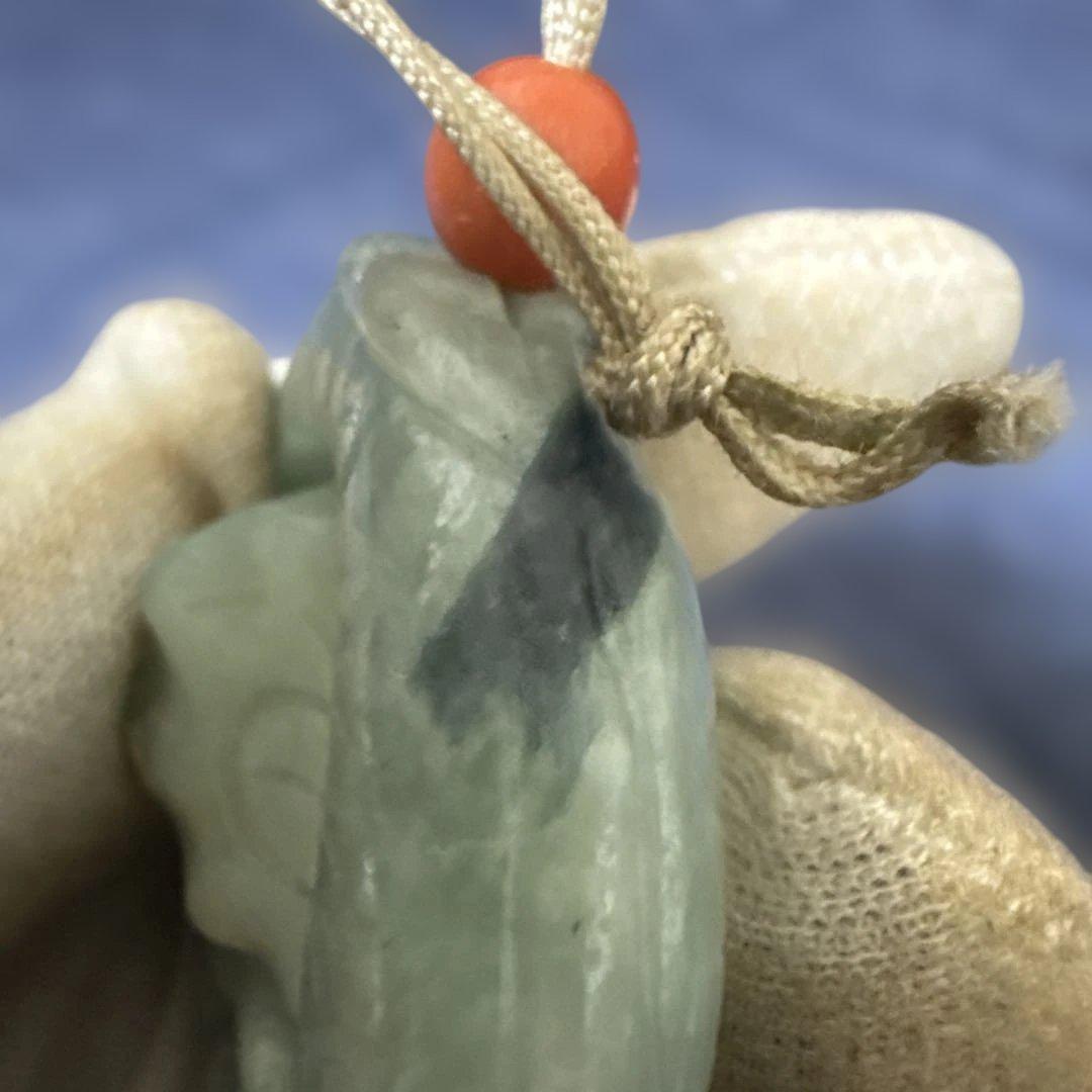 翡翠雕刻 珊瑚　詳細不明