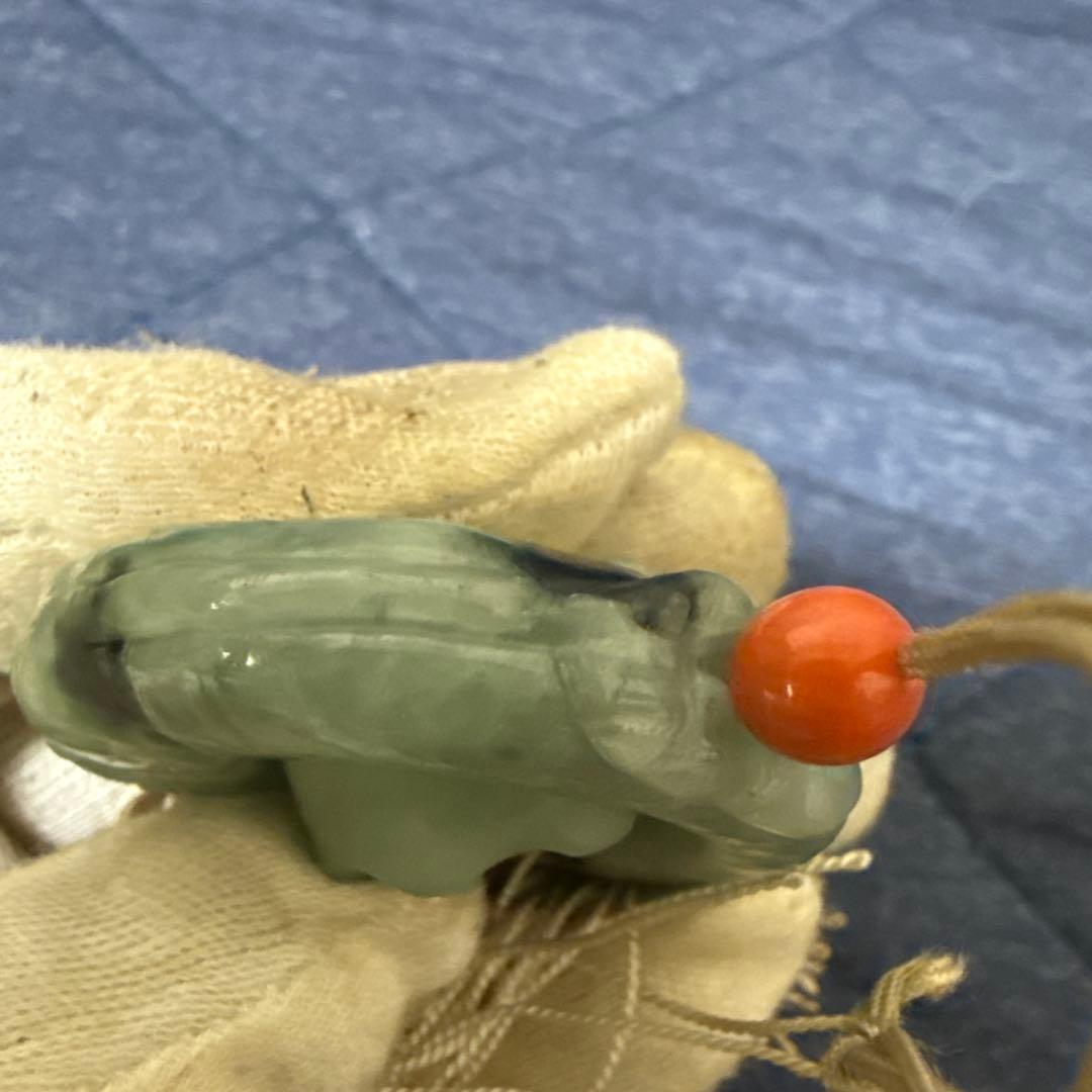 翡翠雕刻 珊瑚　詳細不明