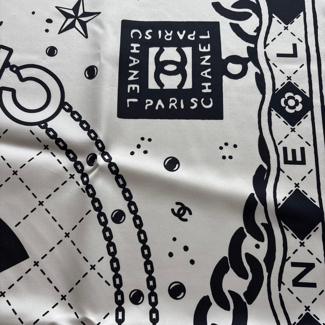 CHANEL シルク バンダナ ホワイト/ブラック