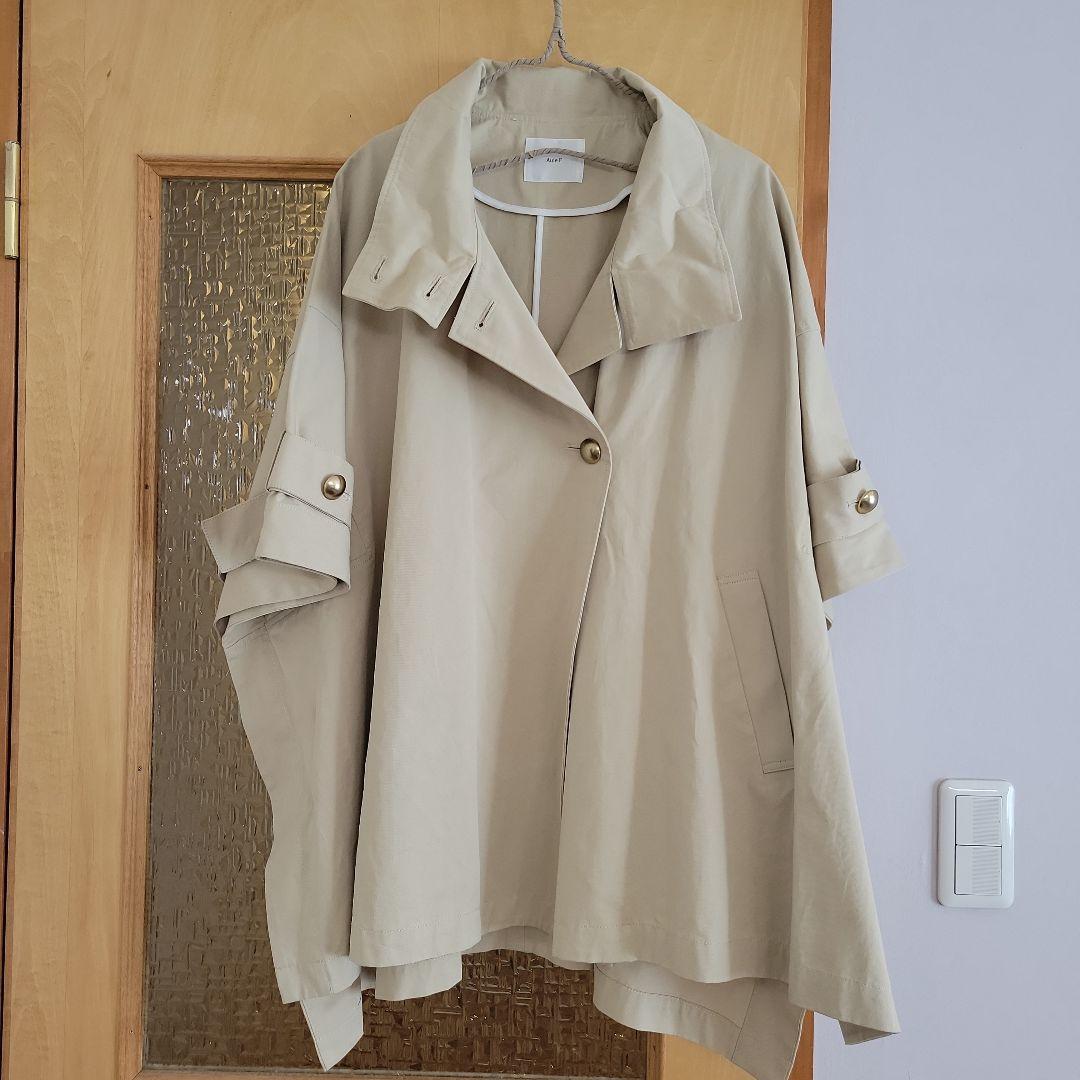 Gready Brilliant　ケープトレンチコート