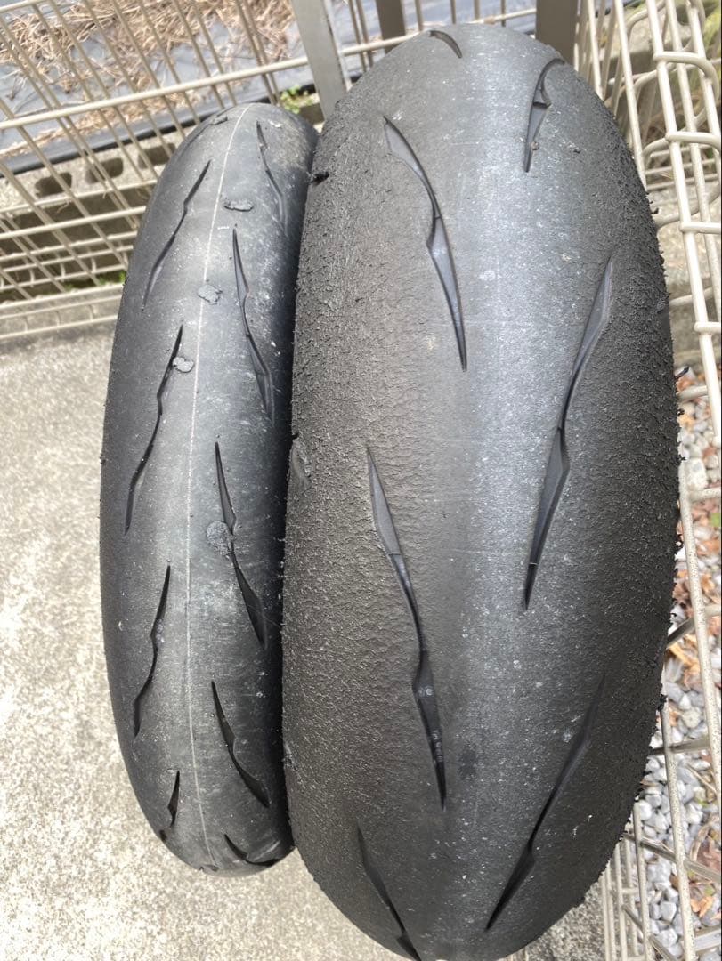 ブリヂストンR11 st600 前後セット製造年記載あり