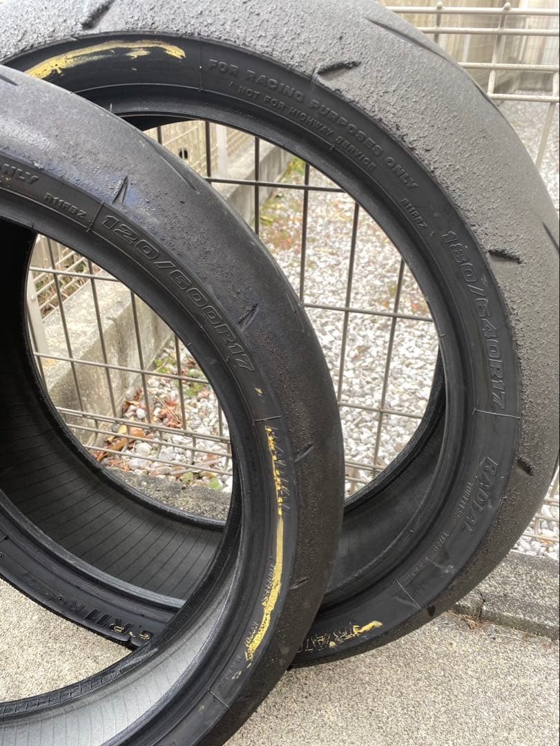 ブリヂストンR11 st600 前後セット製造年記載あり