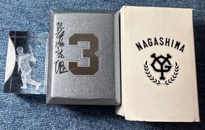 ◆読売巨人軍長嶋茂雄終身名誉監督追悼◆直筆サイン背番号3 3D クリスタルレア