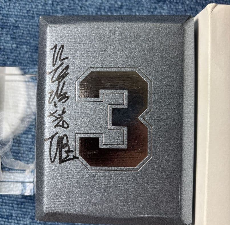 ◆読売巨人軍長嶋茂雄終身名誉監督追悼◆直筆サイン背番号3 3D クリスタルレア