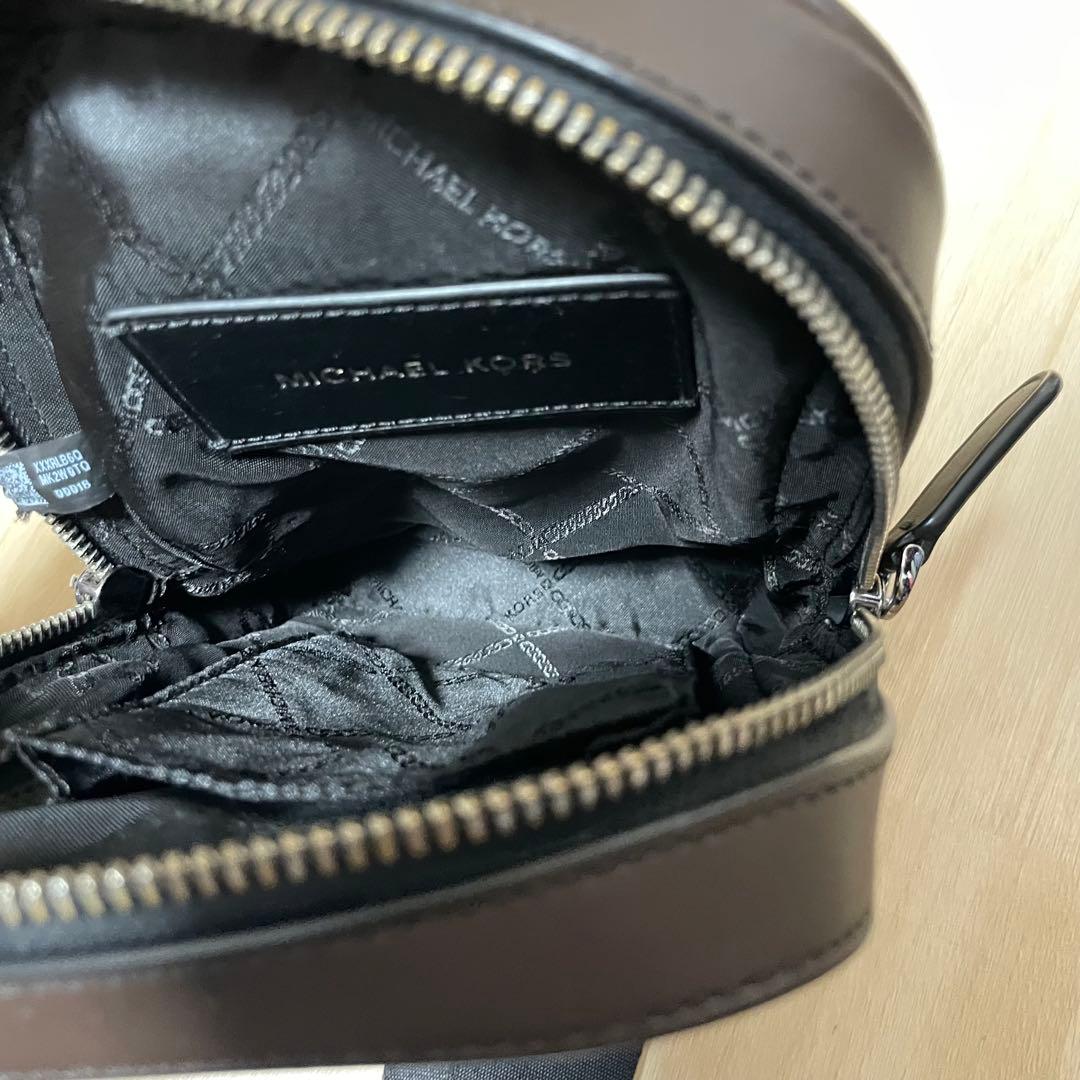 【美品】MICHAELKORS マイケルコース　スリングバッグ　MKシグネチャー