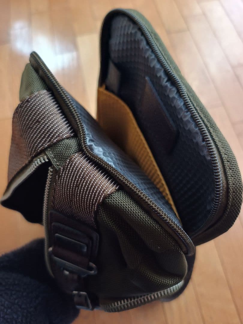 2〜3回使用の極美品 TUMI クロスボディバッグALPHABRAVO