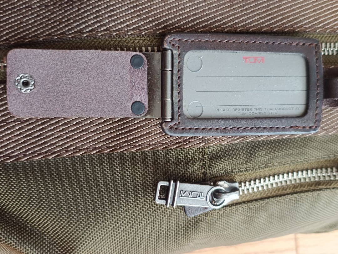 2〜3回使用の極美品 TUMI クロスボディバッグALPHABRAVO