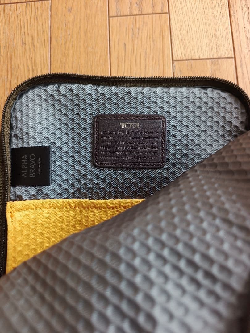 2〜3回使用の極美品 TUMI クロスボディバッグALPHABRAVO