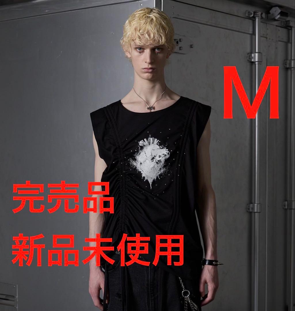 GRANCY シャーリングデザインラインストーングラフィックノースリーブ