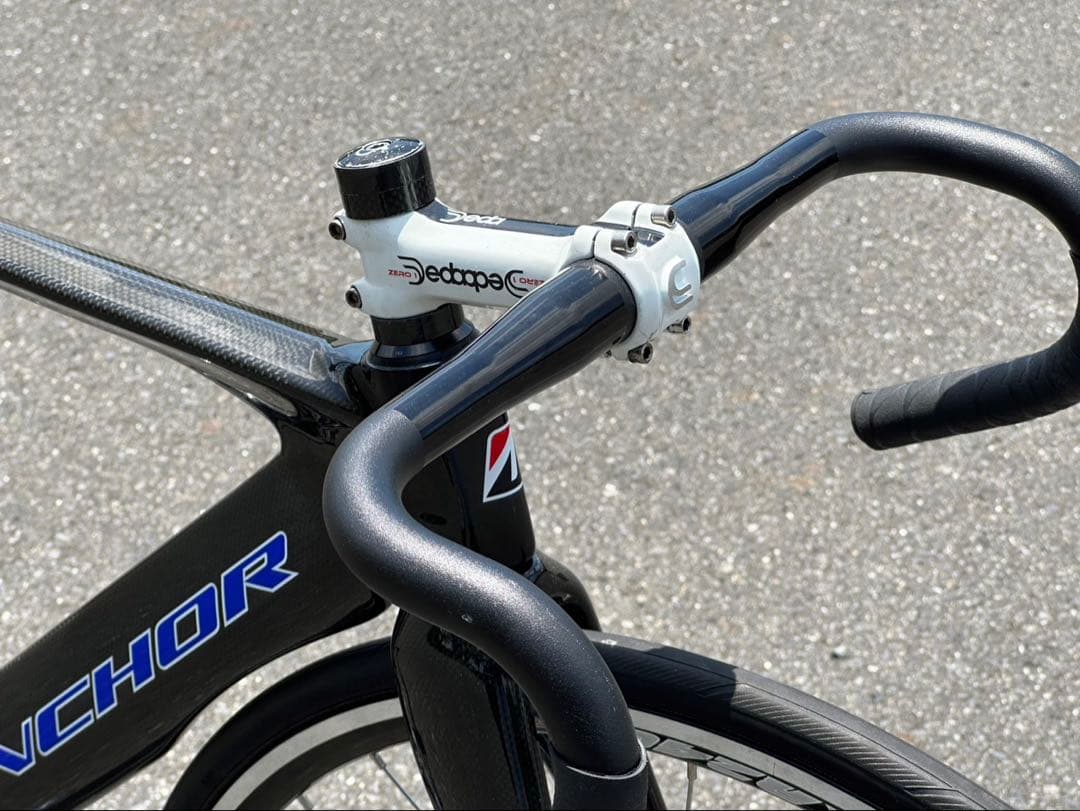 ANCHOR カーボンピストバイク 700C 競技用