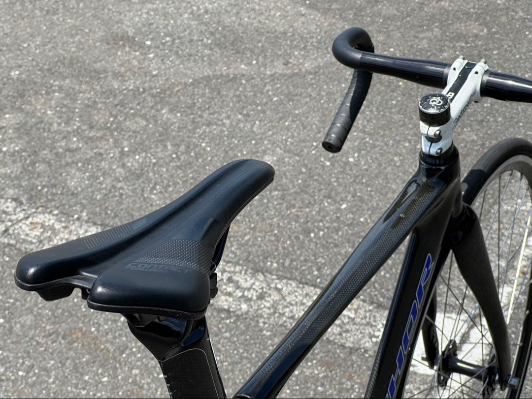 ANCHOR カーボンピストバイク 700C 競技用