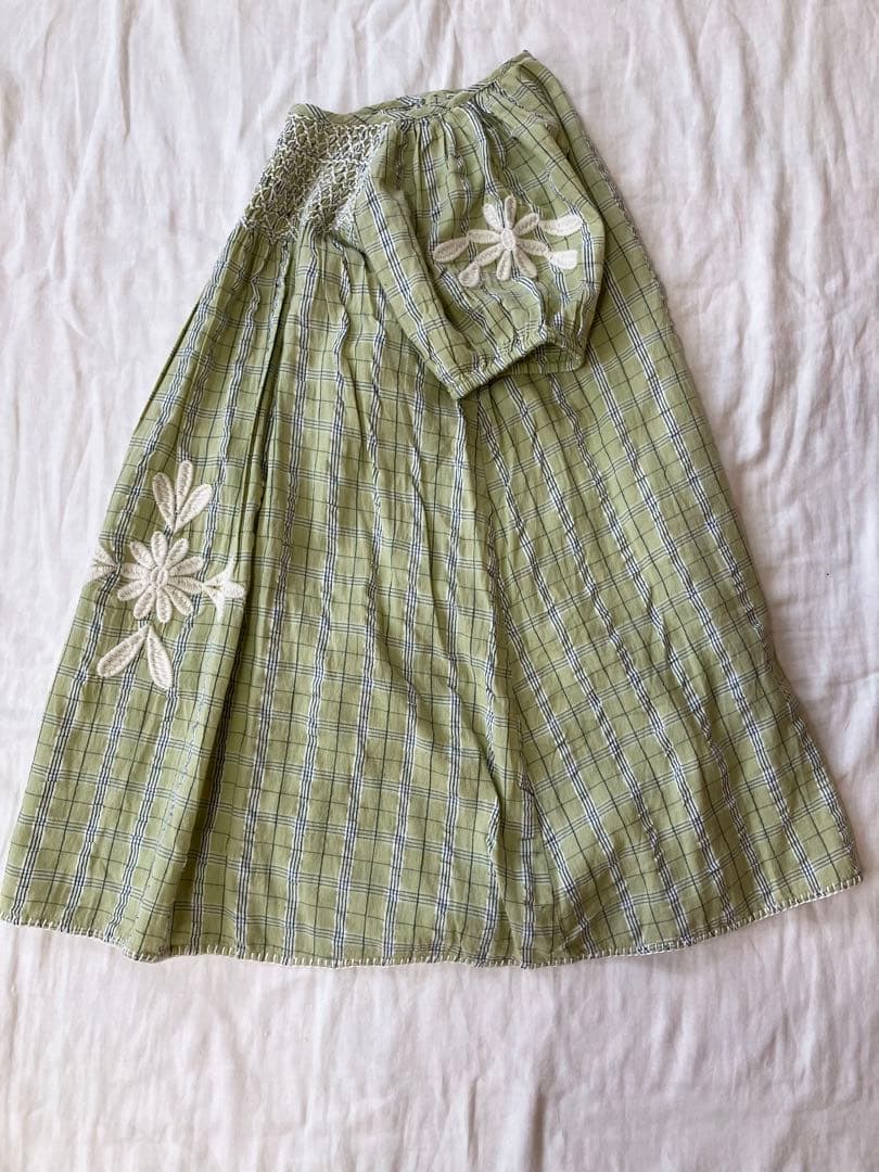 apolina 未使用ワンピース7-9y