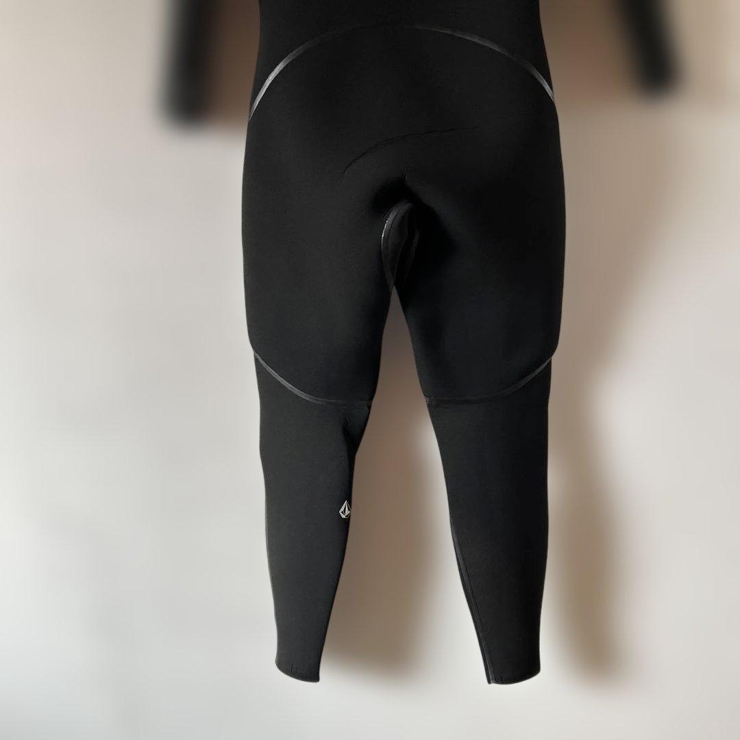 【新品未使用 50%↑OFF】Volcom ウエットスーツ フルスーツ ボルコム