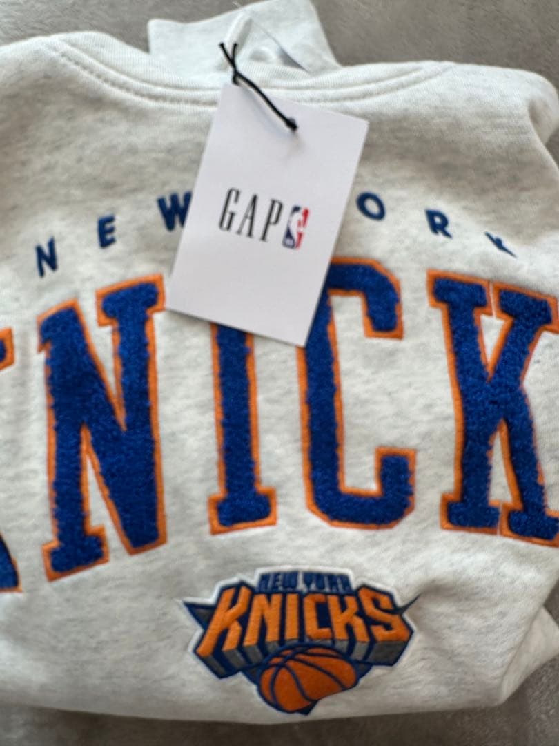 Gap NBA ニューヨークニックスロゴヘビーウェイトパーカー