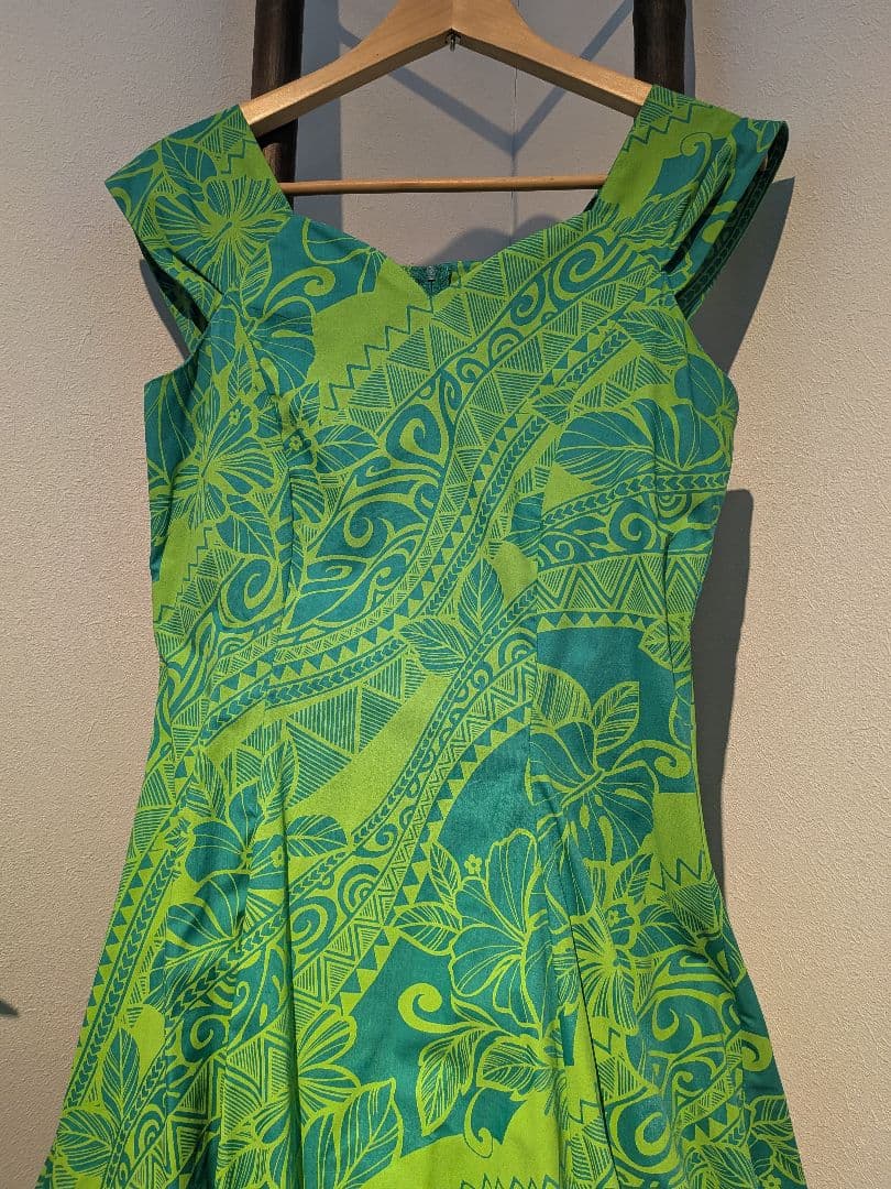 フラダンス用ドレス(ムームー) 緑濃淡パターン