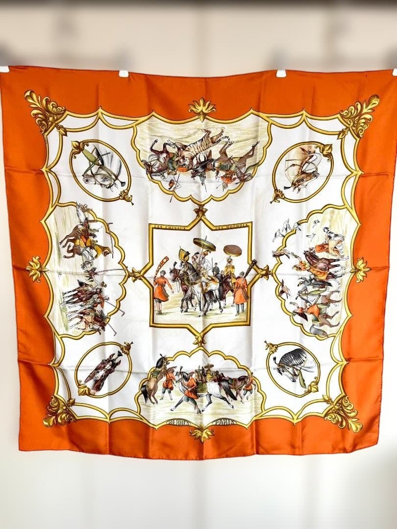 HERMÈS エルメス カレ90 シルクスカーフ オレンジ×ホワイト