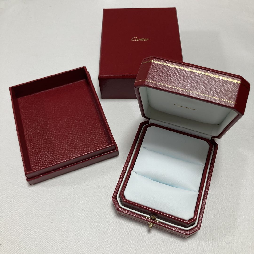 美品 カルティエ ペアリングケース 結婚指輪入れ 白 レザー調 空箱