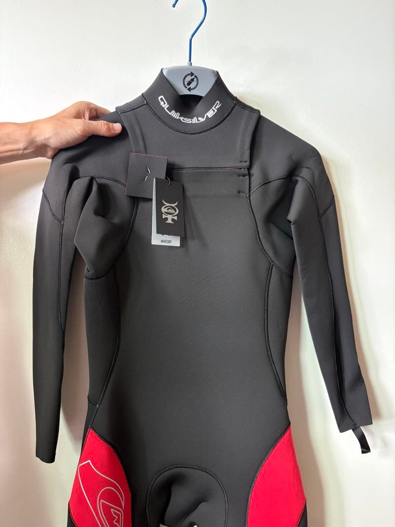 QUIKSILVER フルスーツ ブラック/レッド