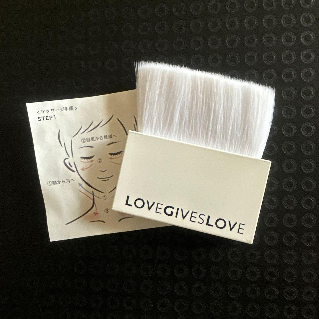LOVE GIVES LOVE 】RIKACOプロデュース ヴィーガンブラシ - メルカリ