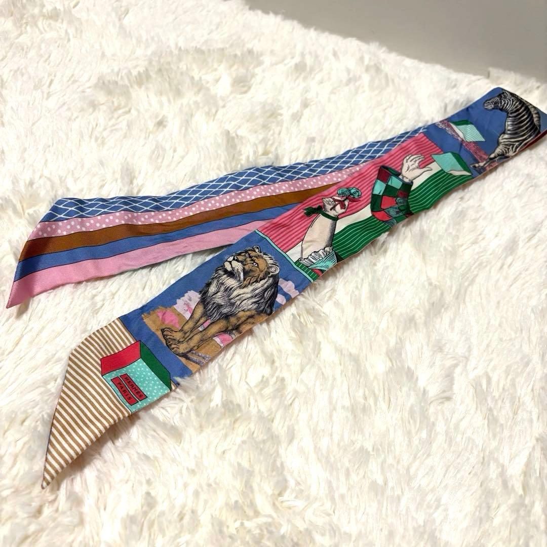 HERMES エルメス ツイリー グランテアトルヌーヴォー　スカーフ ピンク