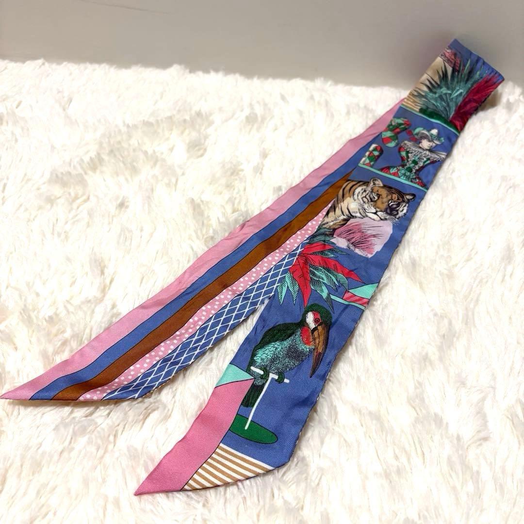 HERMES エルメス ツイリー グランテアトルヌーヴォー　スカーフ ピンク