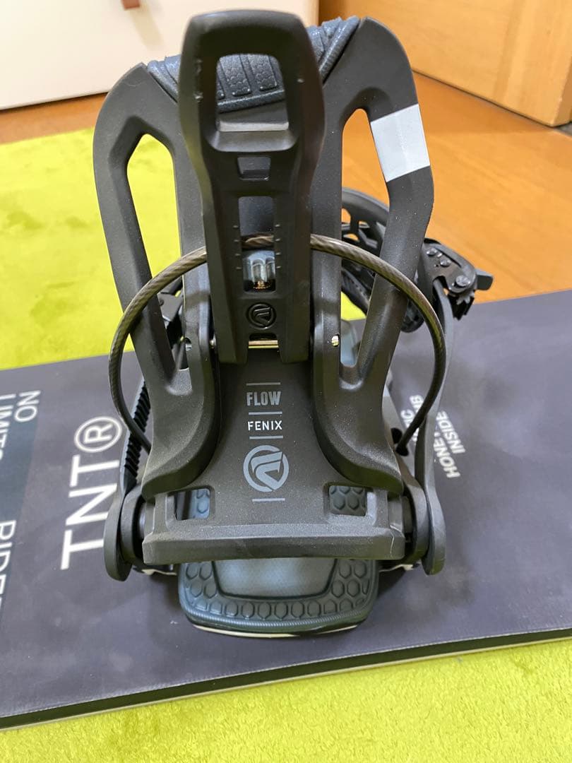 TNT FNTC スノーボード 147 FLOW ビンディング　グラトリ