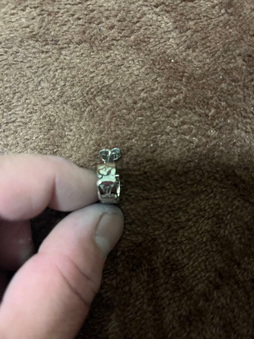 LV ルイ・ヴィトン　ピアス　モザイク　片耳