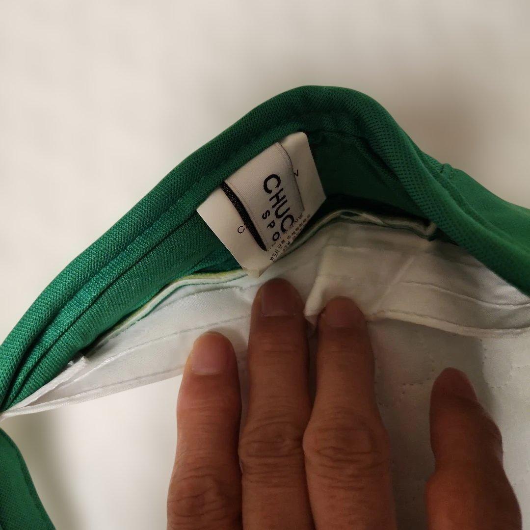 CHUCUCHUの レディースウェア 緑のスカートとポロシャツバイザーセット