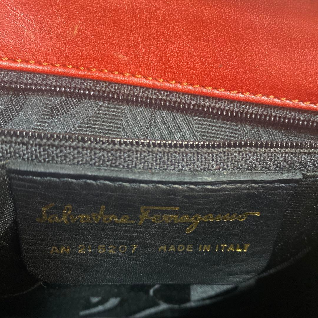 サルヴァトーレフェラガモ レザーリュック