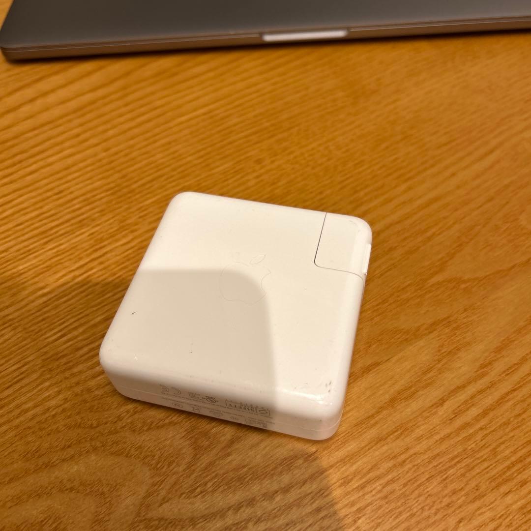 MacBook Pro 15インチ 2018 / 16GB / 512GB