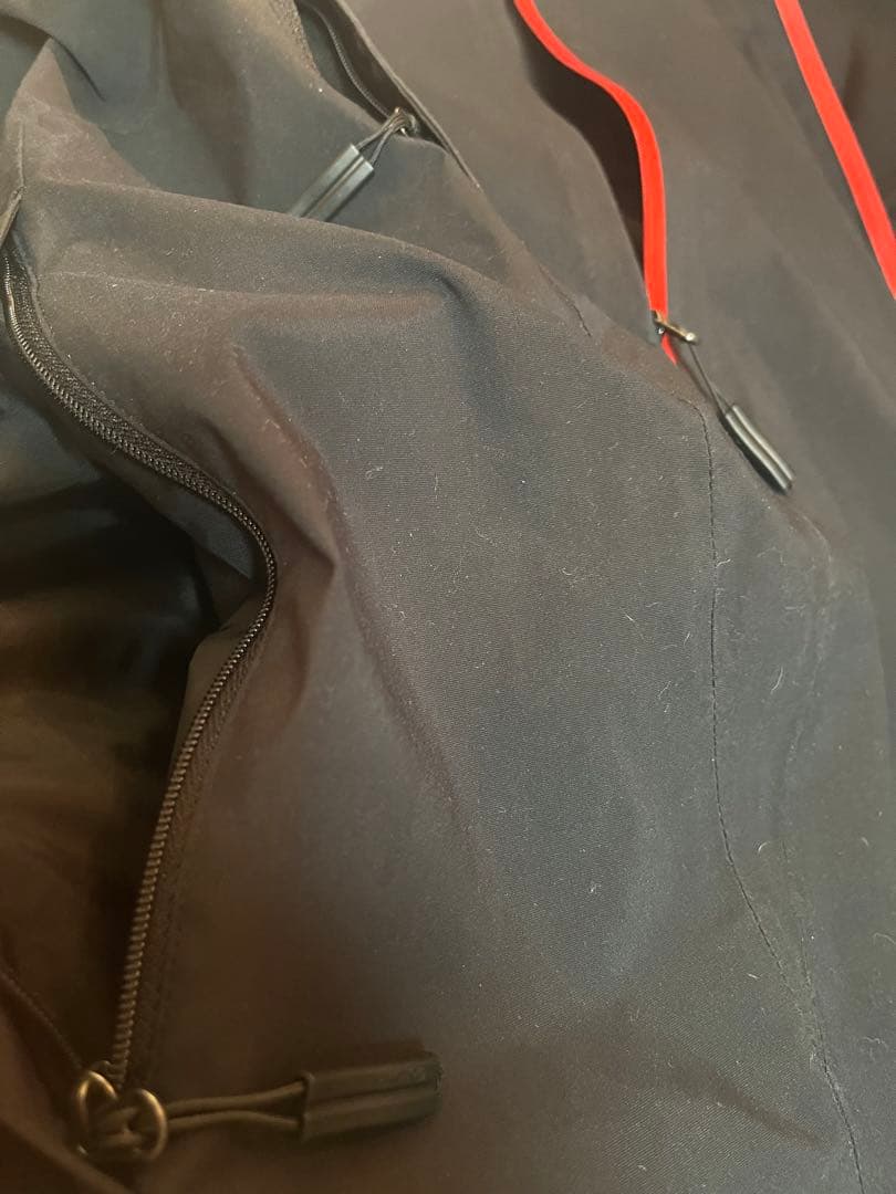 クリーニング済み　ゴールドウィン　スノーウェア　黒　スキー　スノー　上