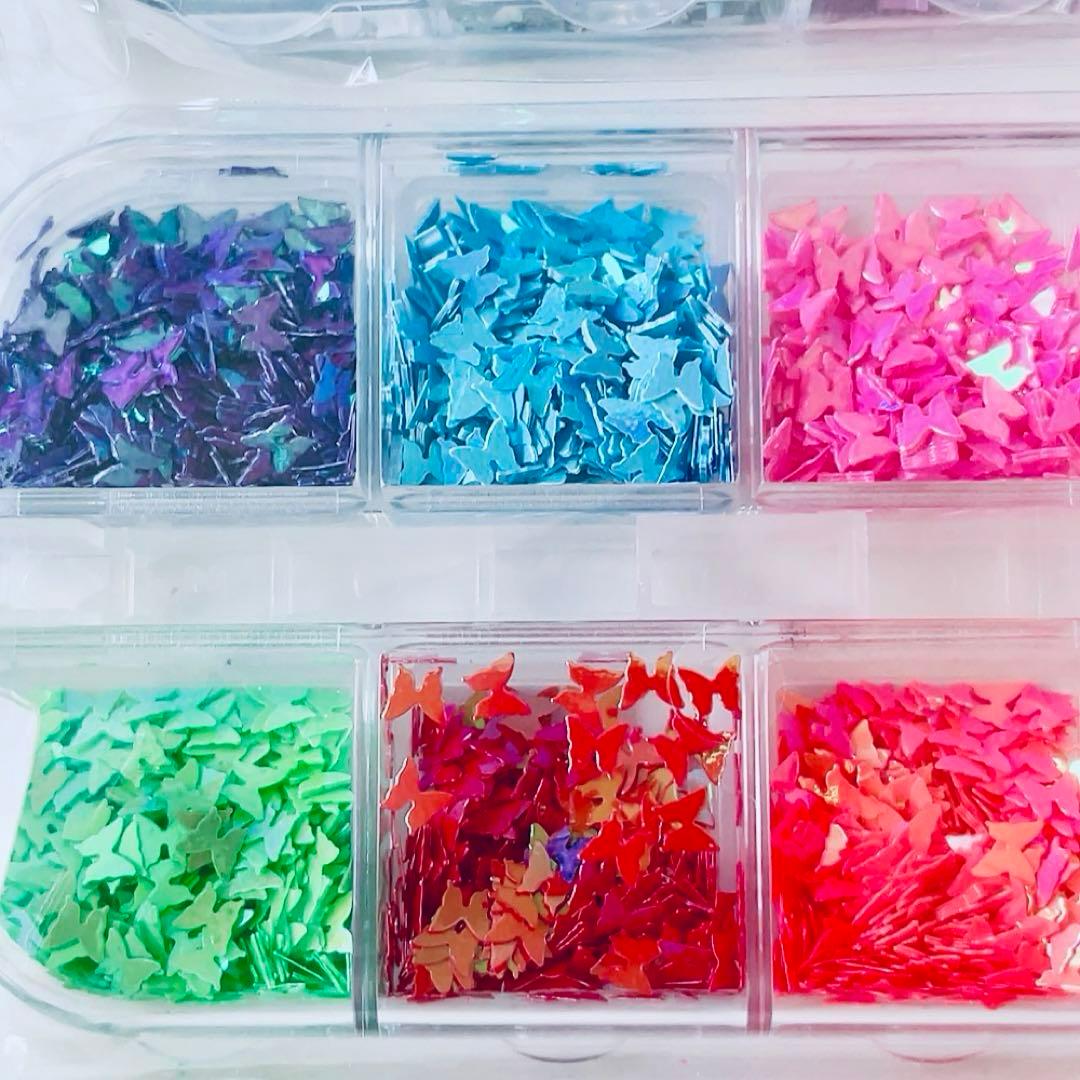 ネイル パーツ　24色　スパンコール ホログラフィック バタフライ