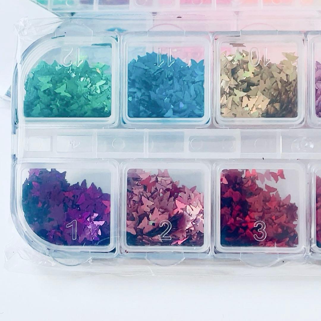 ネイル パーツ　24色　スパンコール ホログラフィック バタフライ